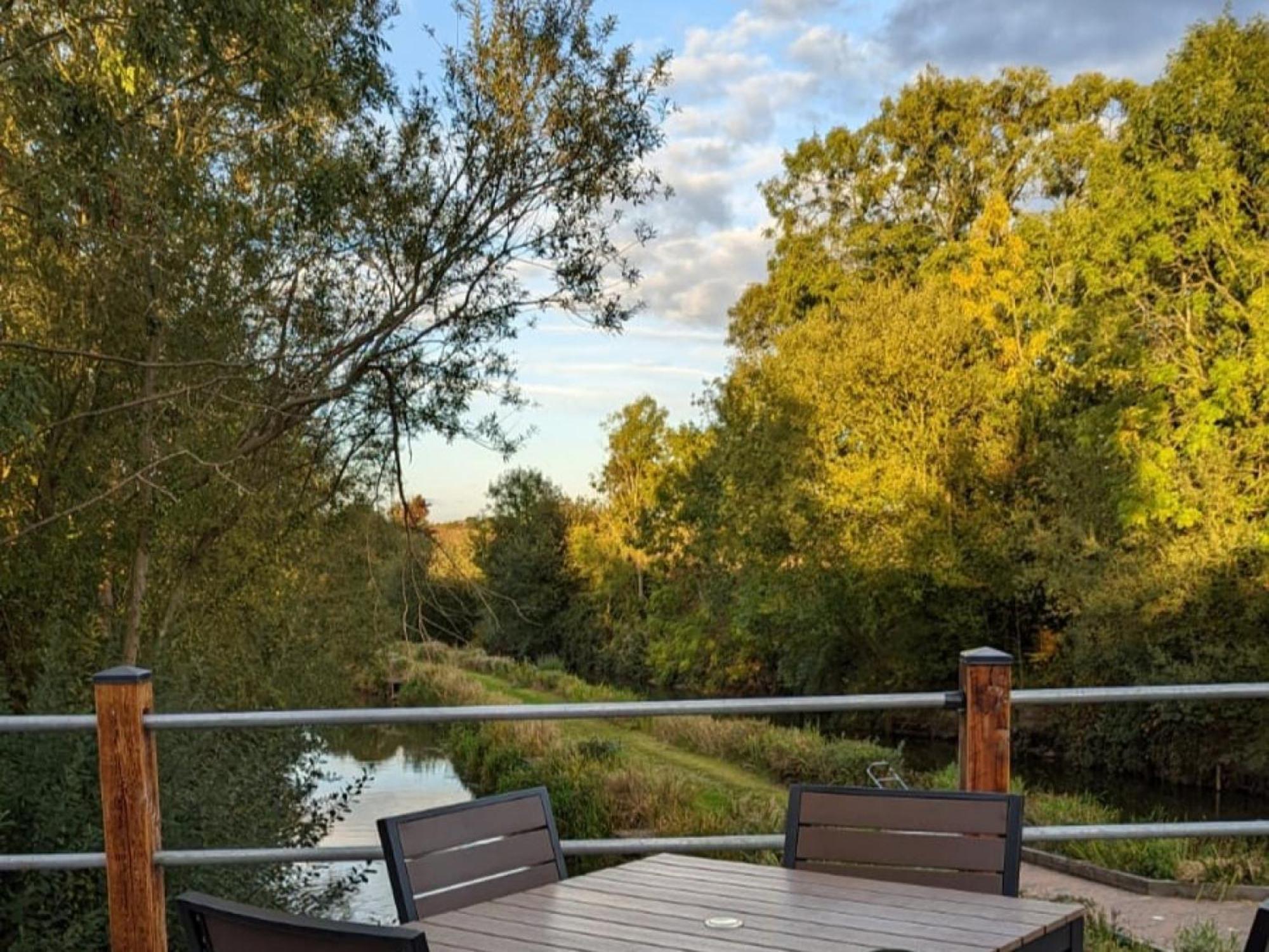 Peacock Lake Glamping Nottingham Chambre photo